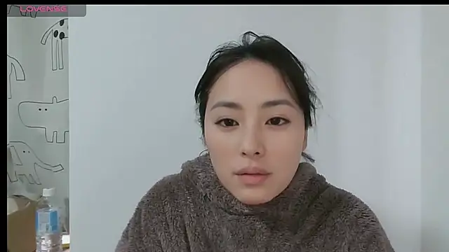 yuri-japan online show from February 14, 2026, 12:40 am