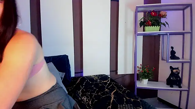 Nahomii  Doll online show from February 18, 2026, 7:21 pm