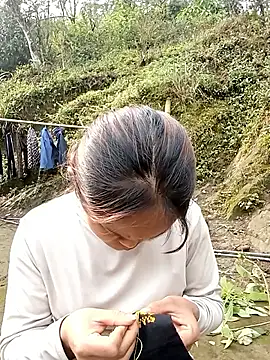 Luminana online show from March 16, 2026, 1:33 am