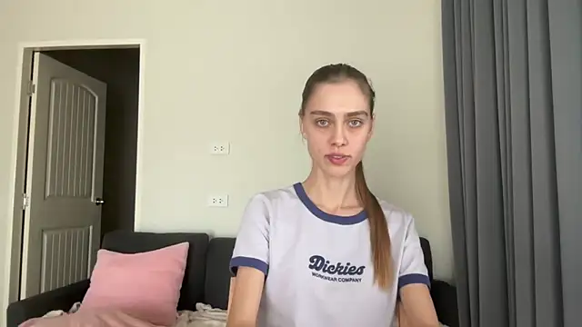 Snapshot of SonyaSweety chatting on February 20, 2026, 6:26 am SonyaSweety online show from February 20, 2026, 6:26 am