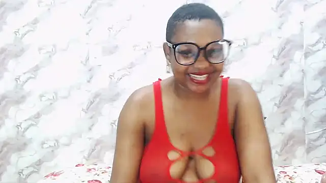 Snapshot of CrystalMelaninXX chatting on April 7, 2026, 8:20 pm CrystalMelaninXX online show from April 7, 2026, 8:20 pm