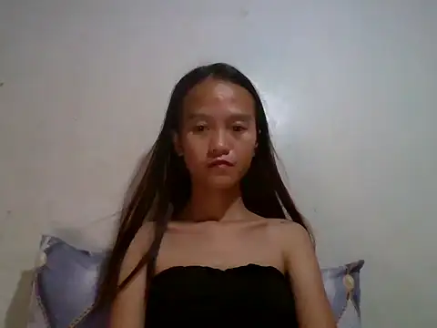 Yourlilpinayy online show from March 12, 2026, 8:15 pm