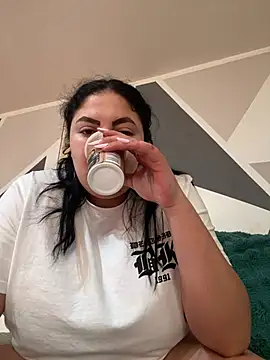 Snapshot of Amber_Sinn chatting on July 15, 2026, 4:18 am Amber Sinn online show from July 15, 2026, 4:18 am