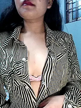 EliraMoon online show from February 19, 2026, 4:58 pm