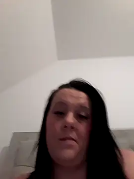 louisa36 online show from February 11, 2026, 10:15 pm