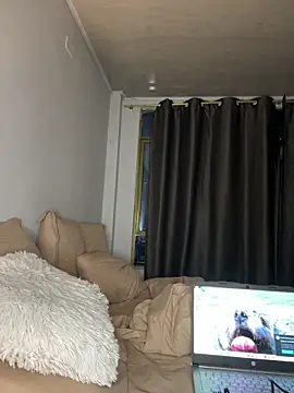 RachelWeisz  online show from February 11, 2026, 10:42 am