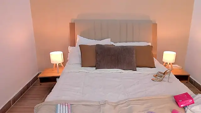 Snapshot of katt_souza1 chatting on March 4, 2026, 11:44 pm katt souza1 online show from March 4, 2026, 11:44 pm