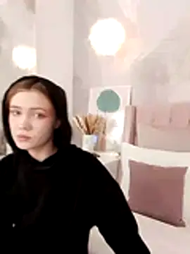 StacyHicks online show from April 14, 2026, 3:18 pm