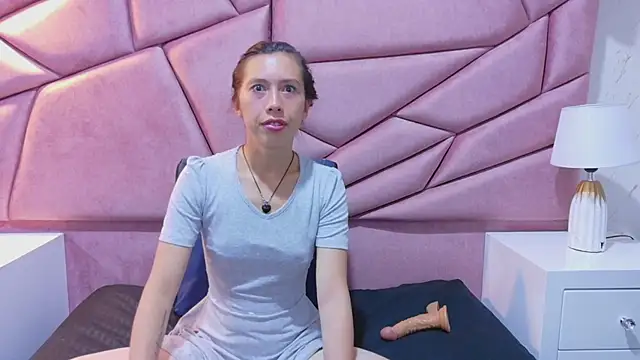 Snapshot of kimberlypink_ chatting on February 15, 2026, 11:30 am kimberlypink online show from February 15, 2026, 11:30 am