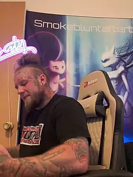 Snapshot of Smokebluntafterblunt chatting on June 16, 2026, 2:47 am Smokebluntafterblunt online show from June 16, 2026, 2:47 am