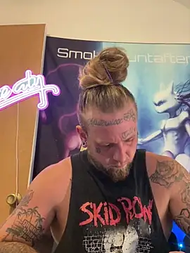 Snapshot of Smokebluntafterblunt chatting on June 19, 2026, 3:16 pm Smokebluntafterblunt online show from June 19, 2026, 3:16 pm