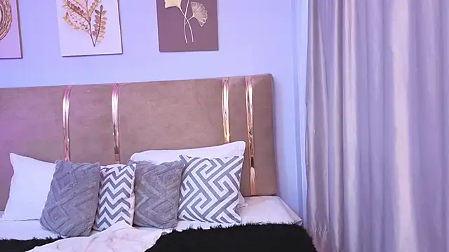 Snapshot of Mia_Naive chatting on March 15, 2026, 12:55 pm Mia Naive online show from March 15, 2026, 12:55 pm