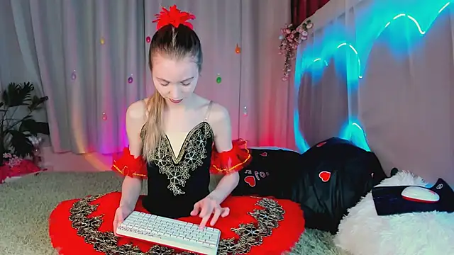 Snapshot of lada2k4 chatting on April 14, 2026, 5:57 am lada2k4 online show from April 14, 2026, 5:57 am