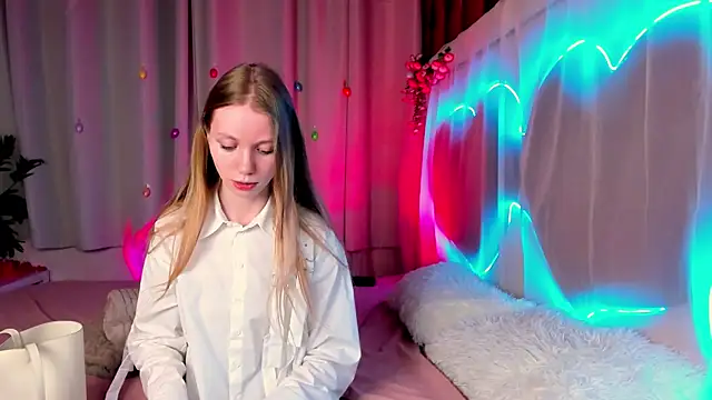 lada2k4 online show from July 3, 2026, 5:03 am