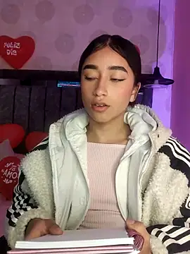 Snapshot of alahia_pink chatting on February 21, 2026, 4:13 am alahia pink online show from February 21, 2026, 4:13 am