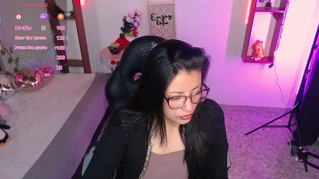 QueenRose94 online show from March 17, 2026, 1:03 pm