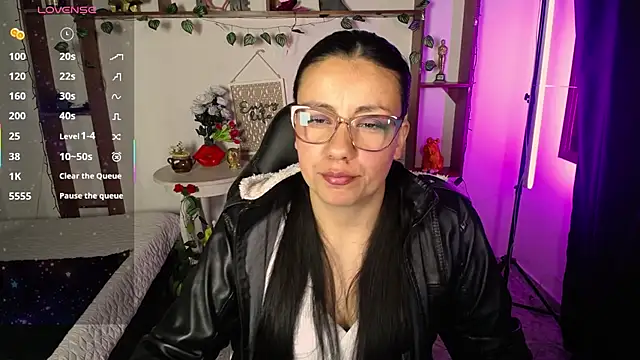 QueenRose94 online show from April 15, 2026, 12:56 pm