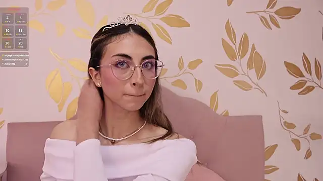 EmmaClark   online show from March 4, 2026, 10:05 pm