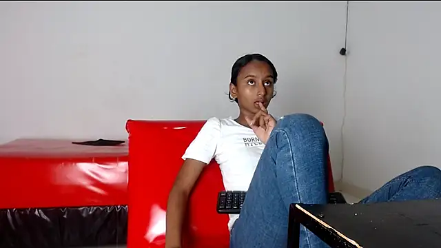 valeryskinnyvagi online show from April 7, 2026, 12:00 am