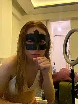 seluna baby online show from April 3, 2026, 8:18 pm