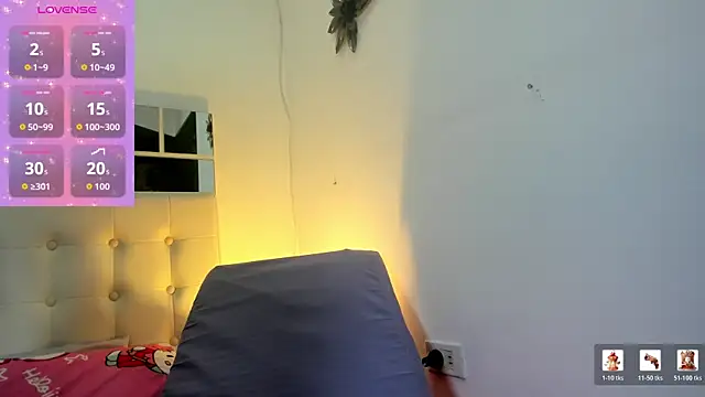 MiaEvans0 online show from May 16, 2026, 7:12 pm