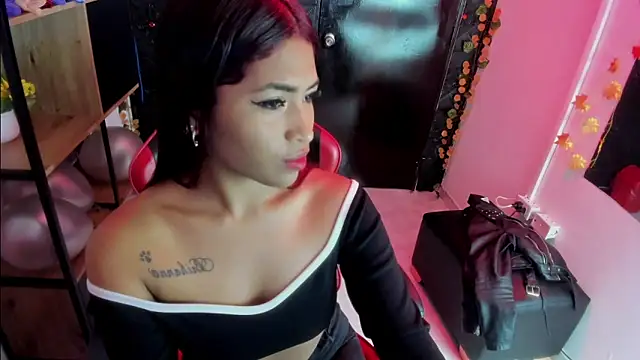 ChloeLombardi  online show from March 12, 2026, 4:24 pm