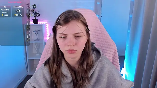 Snapshot of LesleySky chatting on February 24, 2026, 4:27 pm LesleySky online show from February 24, 2026, 4:27 pm