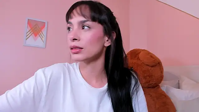 Snapshot of violeta_rodriguezz chatting on April 27, 2026, 5:44 pm violeta rodriguezz online show from April 27, 2026, 5:44 pm