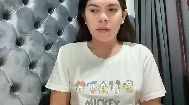 Snapshot of Mooree_naba chatting on December 11, 2024, 1:05 am Mooree naba online show from December 11, 2024, 1:05 am