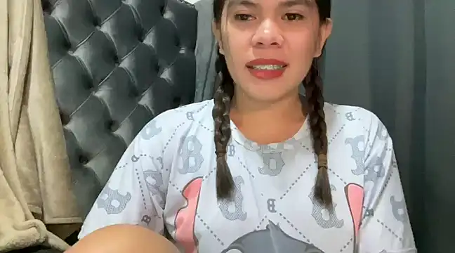 Snapshot of Mooree_naba chatting on January 4, 2025, 11:17 pm Mooree naba online show from January 4, 2025, 11:17 pm