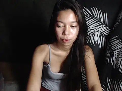 urgirlyflor online show from April 5, 2026, 1:52 pm