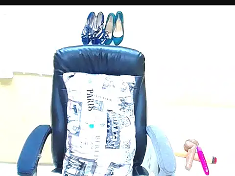 Snapshot of BubblyIvyxxx chatting on February 23, 2026, 6:44 am BubblyIvyxxx online show from February 23, 2026, 6:44 am