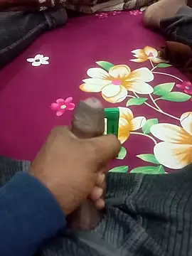 Snapshot of Daddyishere_19 chatting on February 26, 2026, 1:37 am Daddyishere 19 online show from February 26, 2026, 1:37 am