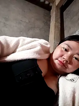 Snapshot of lisn-cute chatting on March 3, 2026, 11:32 pm lisn-cute online show from March 3, 2026, 11:32 pm