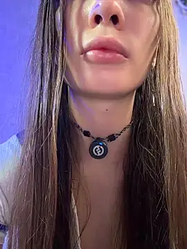 AnnyShore online show from June 3, 2026, 12:02 am