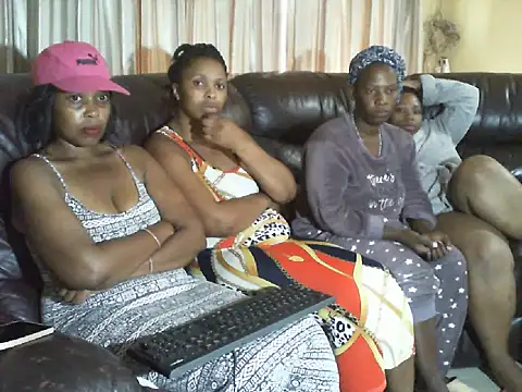 Caramel-Diva online show from February 25, 2026, 7:07 am