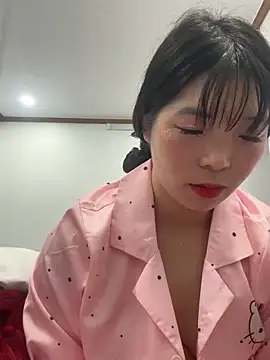 cuty lusy online show from March 7, 2026, 3:47 am