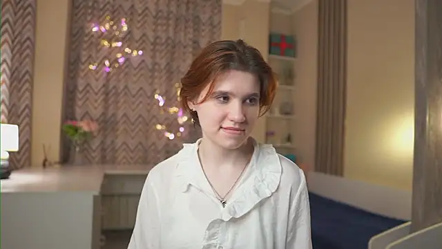 Snapshot of BelleHayton chatting on February 17, 2026, 2:35 pm BelleHayton online show from February 17, 2026, 2:35 pm