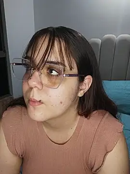 Snapshot of its_lauu_ chatting on February 28, 2026, 5:19 am its lauu online show from February 28, 2026, 5:19 am