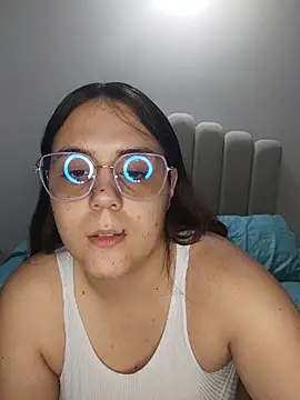 Snapshot of its_lauu_ chatting on March 2, 2026, 3:09 am its lauu online show from March 2, 2026, 3:09 am