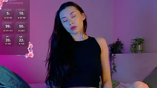 gwenonl1ne online show from March 12, 2026, 2:56 pm