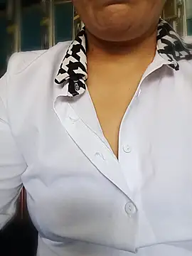 Lindagirlcum online show from April 21, 2026, 4:12 pm