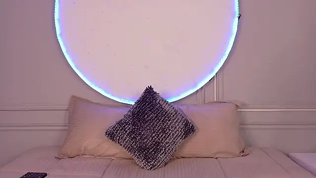 CatalinaLopez  online show from February 25, 2026, 7:45 pm