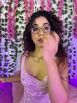 Woo isDaphne online show from February 20, 2026, 11:05 pm