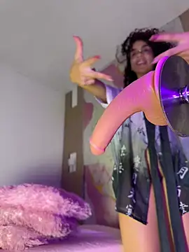 Woo isDaphne online show from March 8, 2026, 2:04 am