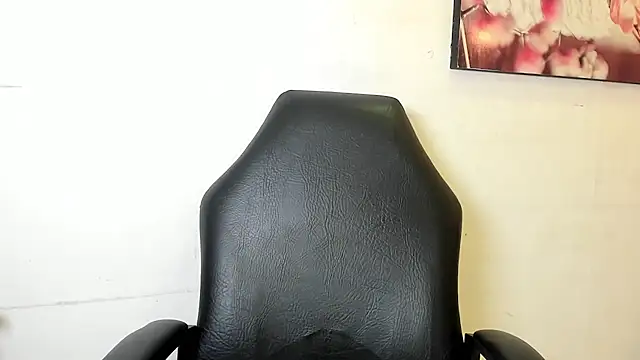 Snapshot of kitty_rrose chatting on February 28, 2026, 12:50 pm kitty rrose online show from February 28, 2026, 12:50 pm