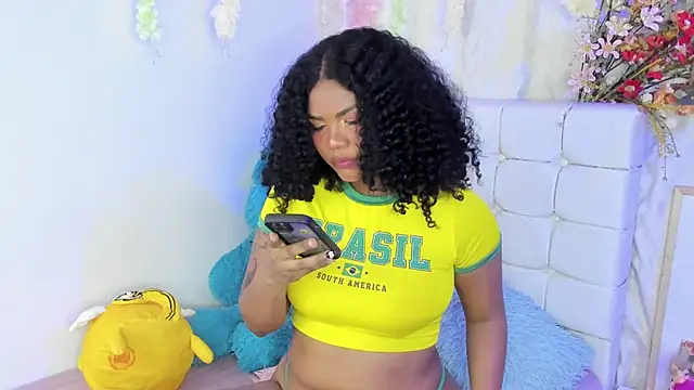 Snapshot of Angel_Belll chatting on May 31, 2026, 12:30 am Angel Belll online show from May 31, 2026, 12:30 am