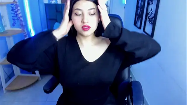 bloom winxx online show from February 18, 2026, 3:13 am