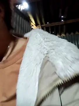 Snapshot of Yiyoongg chatting on March 9, 2026, 2:15 am Yiyoongg online show from March 9, 2026, 2:15 am