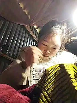 Snapshot of Yiyoongg chatting on March 10, 2026, 2:27 am Yiyoongg online show from March 10, 2026, 2:27 am